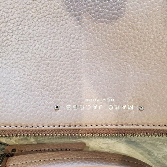 Marc Jacobs Supple Group Leather Romantic Blush Crossbody Bag - Picture 4 of 11